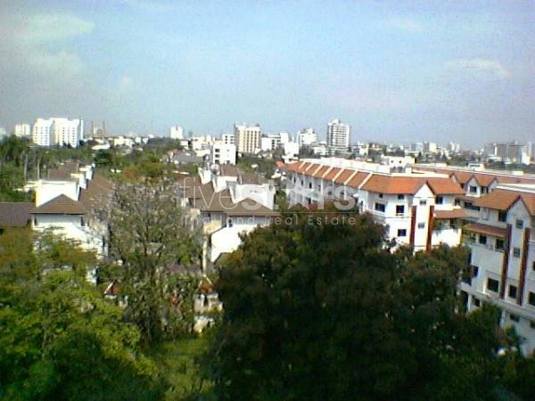 à Bangkok, grand appartement de 330 m² quartier Ekamai., photo 2