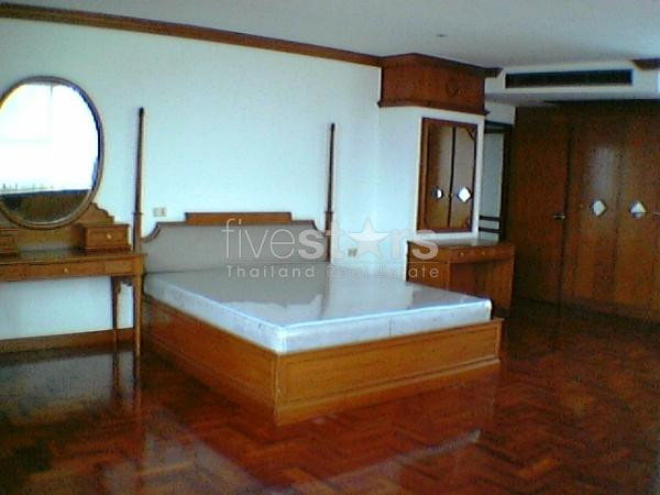 à Bangkok, grand appartement de 330 m² quartier Ekamai., photo 3