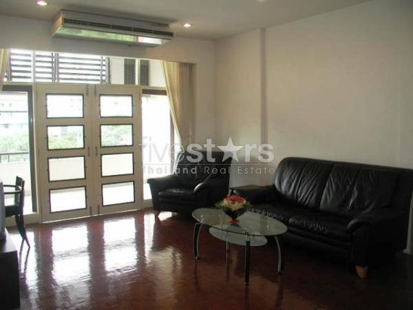 à Bangkok, bel appartement dans un petit immeuble de 8 étages.