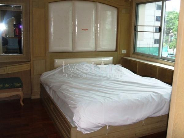 à Bangkok, bel appartement dans un petit immeuble proche de la station Bts Asoke., photo 2