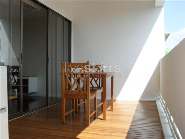 à Bangkok, bel appartement de 150 m² avec 2 chambres dans le Soi Nana.