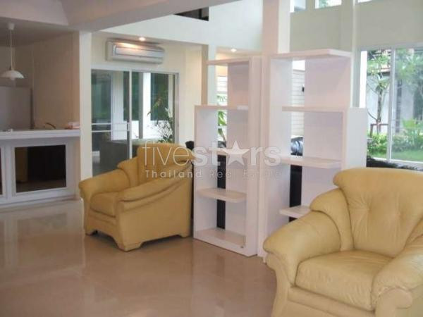 Beautiful villa with private swimming pool area Phrom Pong, photo 2