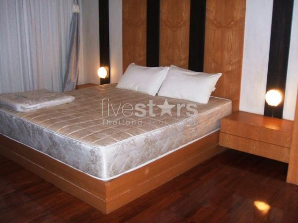 A Bangkok, grand appartement de 92 m² avec 1 chambre, photo 2