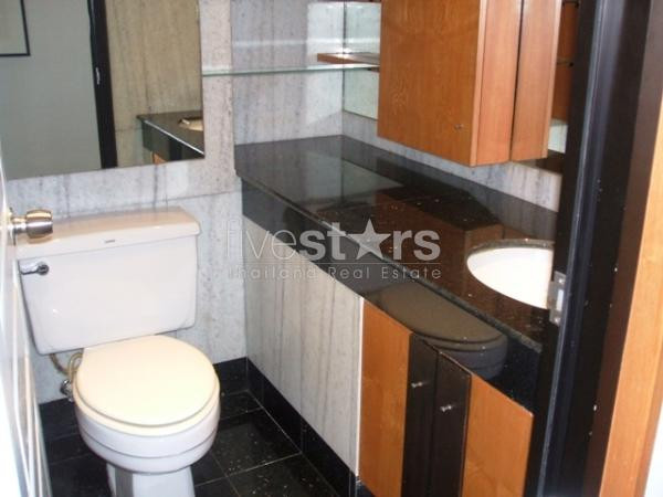 A Bangkok, grand appartement de 92 m² avec 1 chambre, photo 3