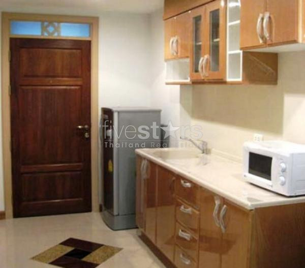 à Bangkok, joli studio dans un immeuble neuf Soi Suan Plu, photo 2