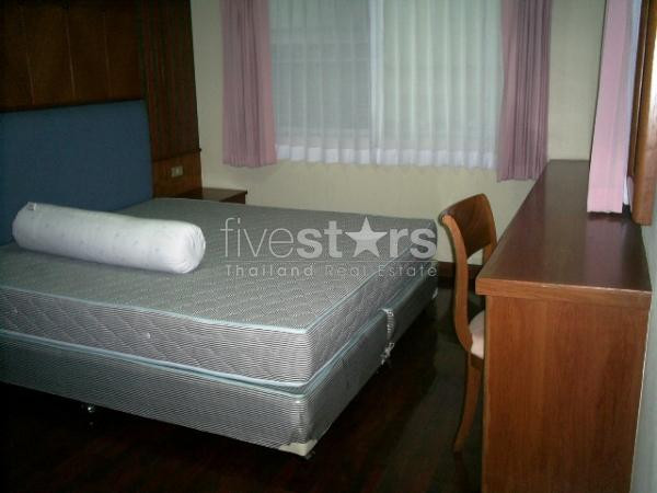 à Bangkok, appartement de 120 m² avec 2 chambres quartier Nana, photo 2