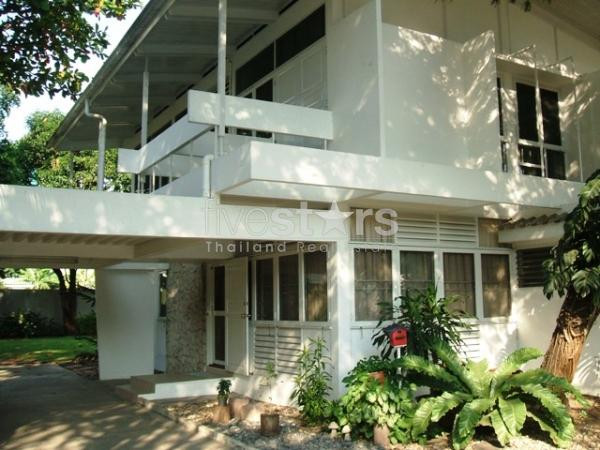 Maison avec jardin privé quartier Phahonyothin