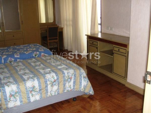 à Bangkok, joli duplex de 160 m² quartier Phahonyothin, photo 2