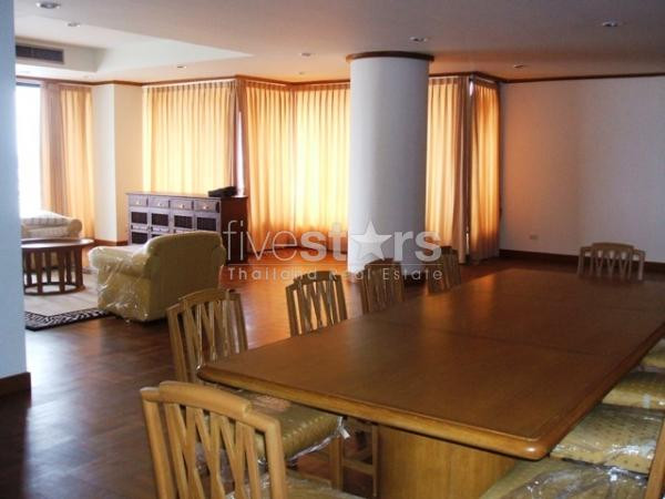 à Bangkok, grand appartement de 300 m² quartier Yenarkard, photo 2