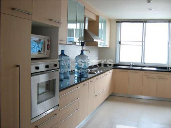 à Bangkok, appartement de 270 m2 avec 4 chambres quartier Sathorn, photo 2