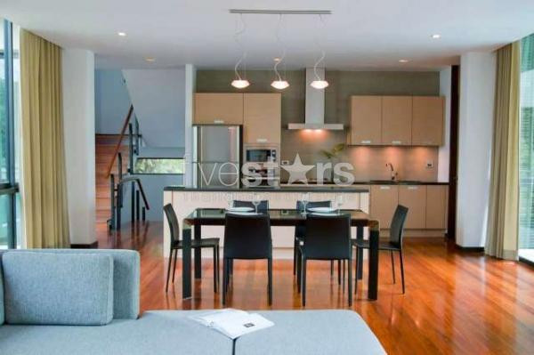 Maison moderne de 3 + 1 chambres dans un complexe à louer sur Ekamai