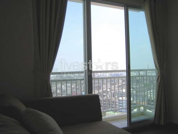 à Bangkok, joli 2 chambres au dernier étage avec vue dégagée proche du BTS Prakanong, photo 3