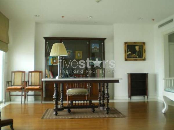 à Bangkok, superbe penthouse de 500 m² dans un immeuble neuf, photo 2