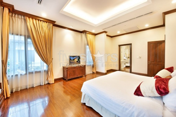 High end house for rent Sathorn-Narathiwas area, photo 6