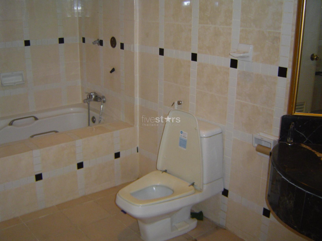 à Bangkok, jolie maison dans une residence privée, photo 7