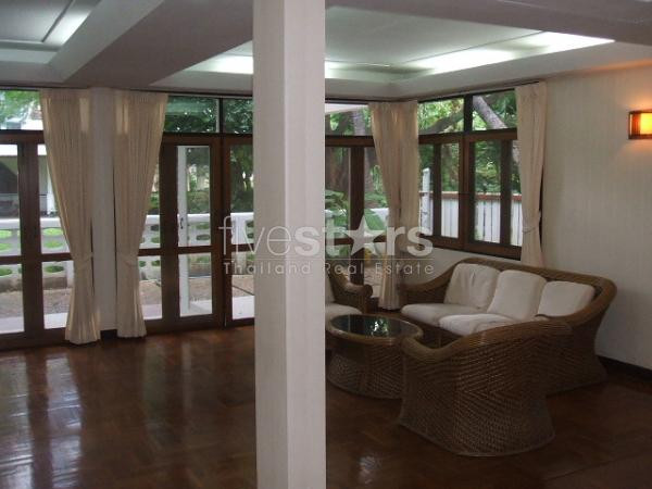 in Bangkok, colonial house in compound in Sathorn area, photo 2