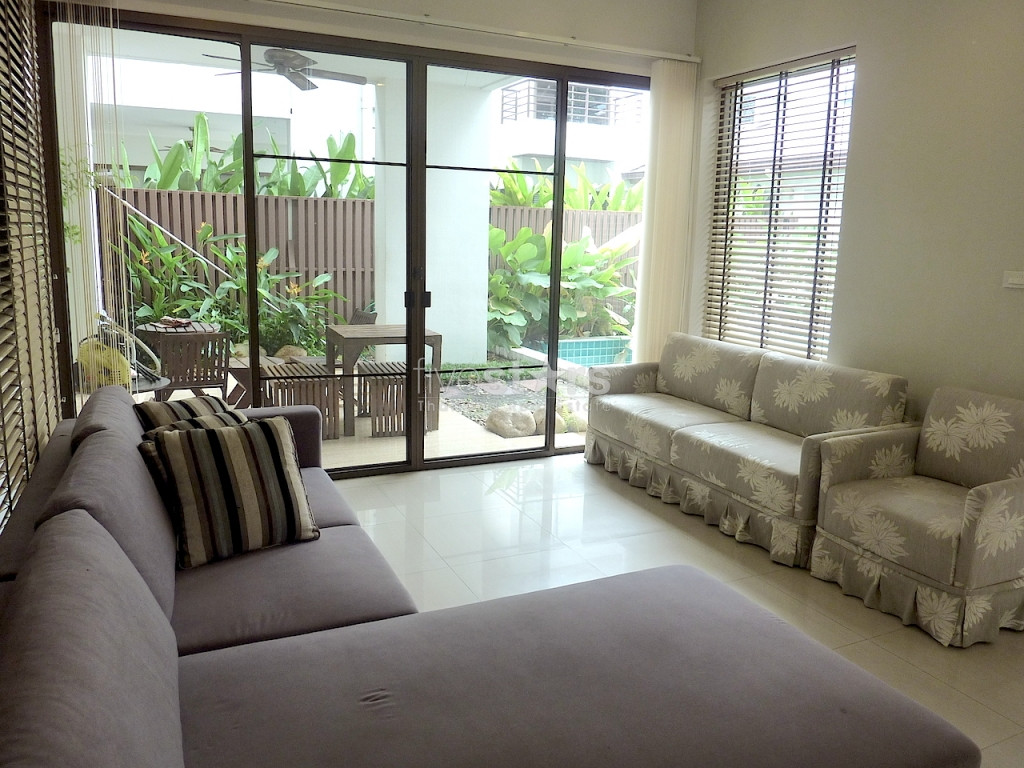maison moderne avec piscine privée, photo 2