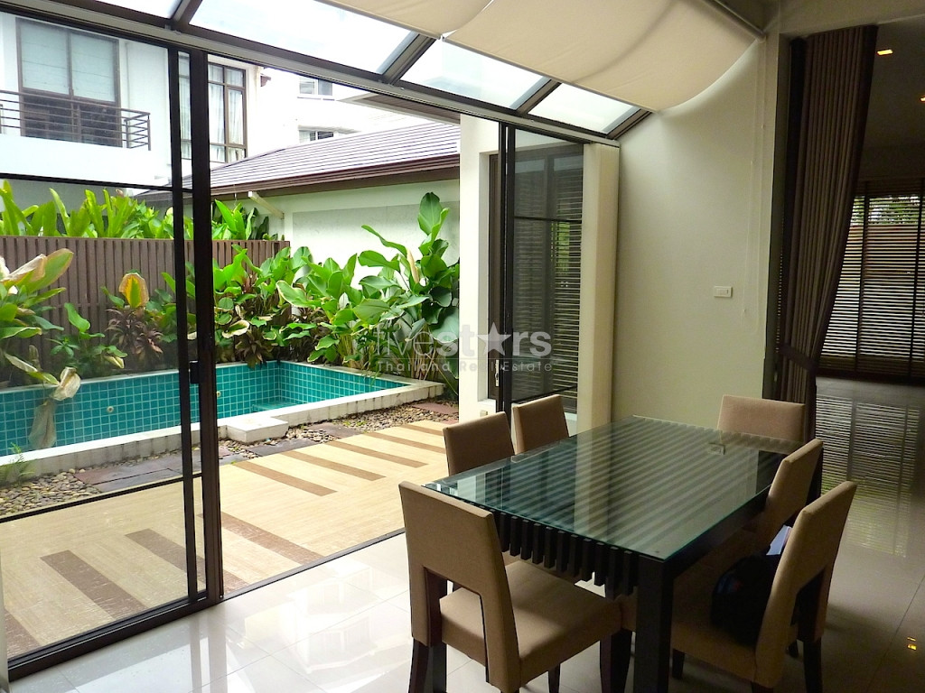 maison moderne avec piscine privée, photo 3