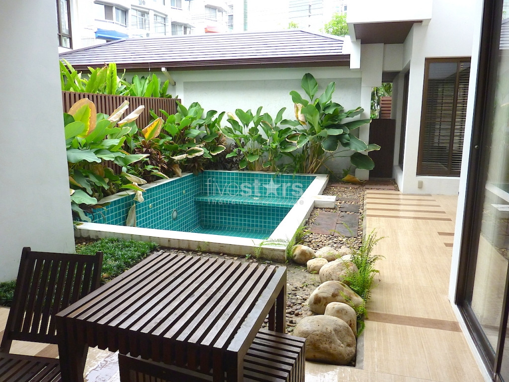 maison moderne avec piscine privée, photo 4