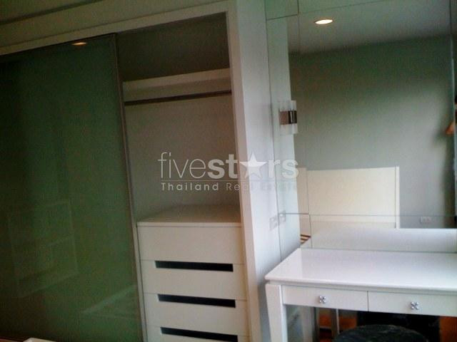 à Bangkok, quartier Phahonyothin, bel appartement moderne avec 1 chambre proche du BTS, photo 4