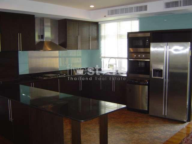 in Bangkok, A modern 4 bedroom townhouse in secure compound in Ekamai area.