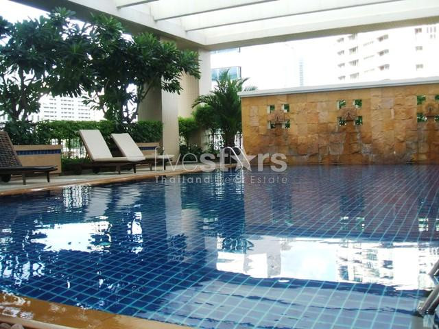 à Bangkok, bel appartement avec 2 chambres proche du BTS quartier Chitlom