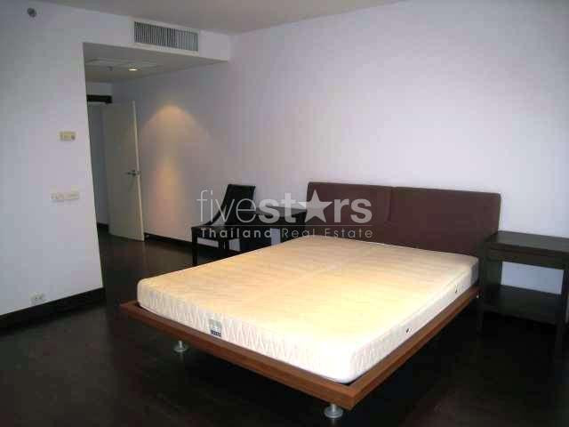 à Bangkok, bel appartement avec 2 chambres proche du BTS quartier Chitlom, photo 3