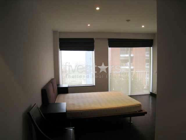 à Bangkok, bel appartement avec 2 chambres proche du BTS quartier Chitlom, photo 4