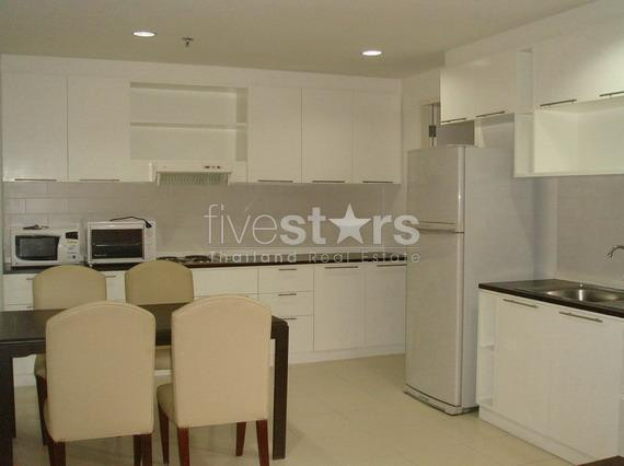 à Bangkok, appartement spacieux avec 2 chambres quartier Phrompong, photo 2