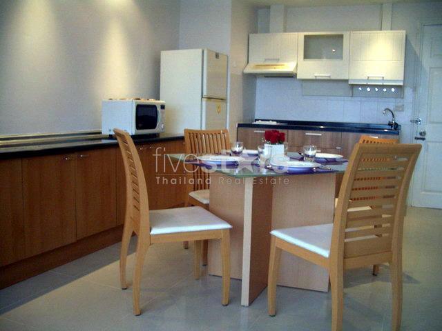 bel appartement meublé avec 1 chambre proche du BTS Ratchadamri, photo 2