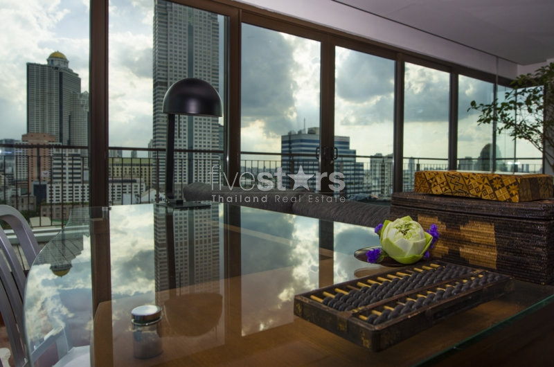 in Bangkok, Sathorn area, nice apartment, 450 sqm., 4 beds, 200 M. to BTS Surasak station, Spacious balconies, photo 6