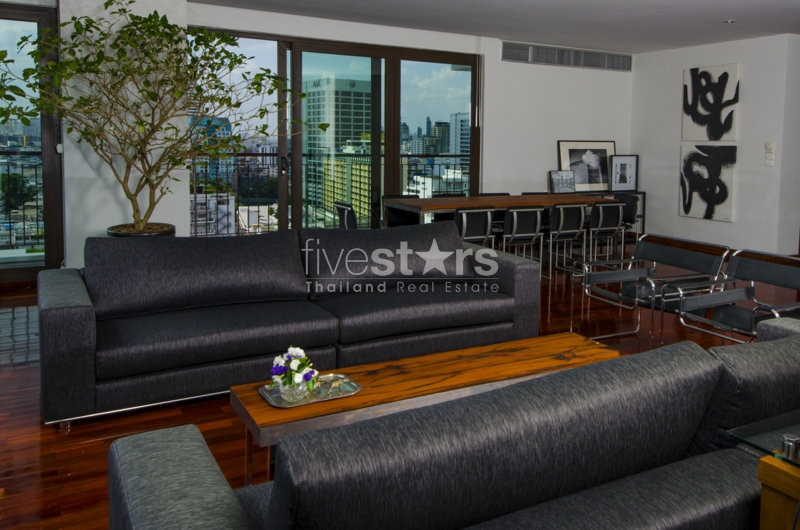 in Bangkok, Sathorn area, nice apartment, 450 sqm., 4 beds, 200 M. to BTS Surasak station, Spacious balconies, photo 2
