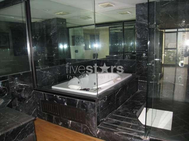 in Bangkok,Nice 3 bedrooms Fully Furnished with Oriental style, Jacuzzi inside and walking distance to BTS Chidlom Station, photo 2