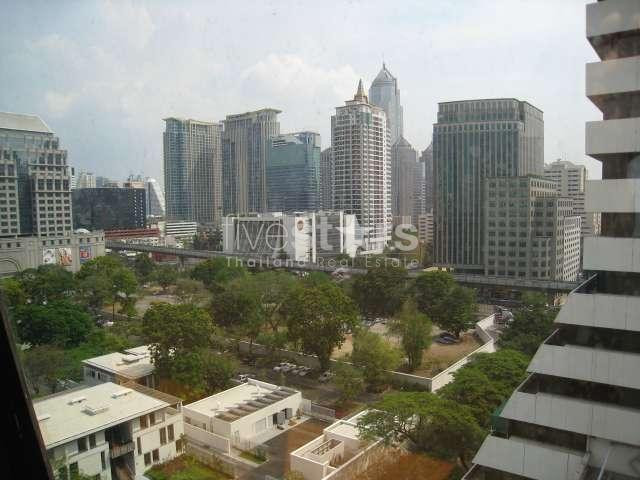 in Bangkok,Nice 3 bedrooms Fully Furnished with Oriental style, Jacuzzi inside and walking distance to BTS Chidlom Station, photo 6