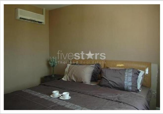 in Bangkok,nice and fully furnished 2 bedrooms condo, Only 5 minutes to BTS Chongnonsee Station