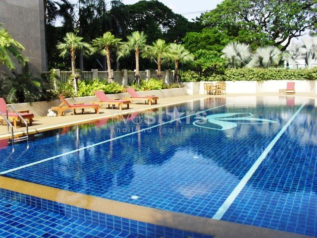 in Bangkok, Sukhumvit area Luxurious 3 bedrooms with walking distance to BTS Chidlom Station, photo 3