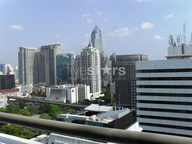 in Bangkok, Sukhumvit area Luxurious 3 bedrooms with walking distance to BTS Chidlom Station, photo 4