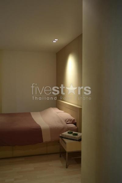 1 chambre basse à louer près de la station Phloen Chit BTS, photo 4