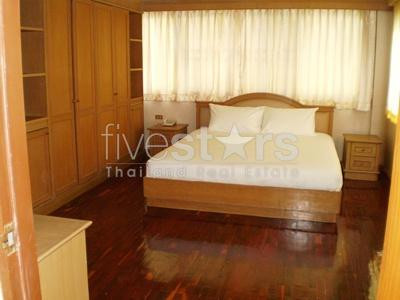 à Bangkok, appartement avec 3 chambres proche du BTS Prompong, photo 2