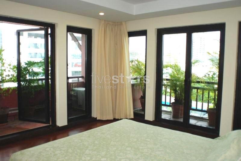 à Bangkok, appartement moderne et spacieux avec 3 chambres quartier Nanglinchee