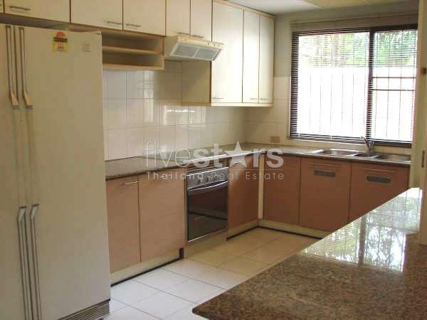 in Bangkok, Sathorn area, 3 beds apartment, walking distance to MRT, photo 2