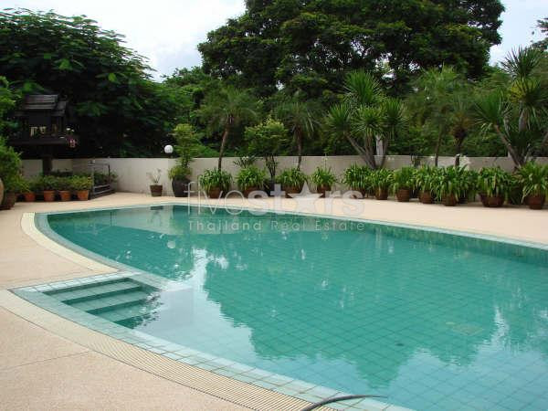 in Bangkok, Sathorn area, 3 beds apartment, walking distance to MRT, photo 4