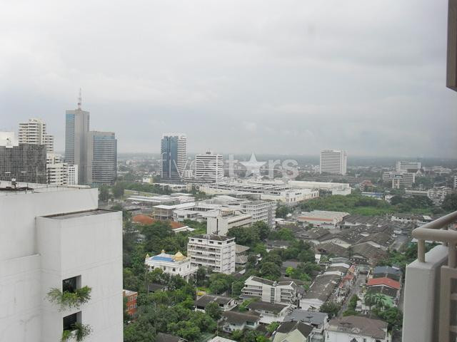 in Bangkok, Sukhumvit Area, Fully Furnished and Brand new one bedroom, closed to Phomphong BTS, photo 4