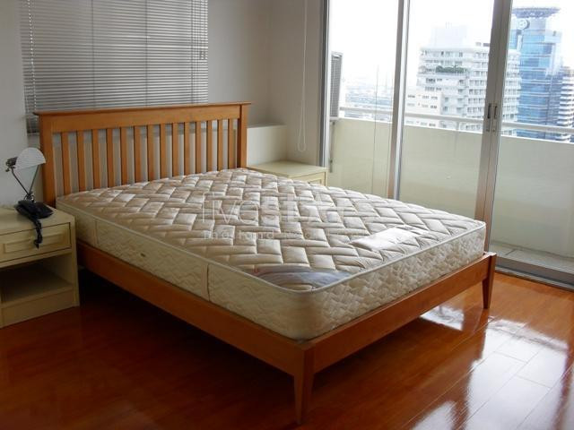 in Bangkok, Asoke Area, Bright 2 bedrooms, closed to subway and skytrain, Ready to move in