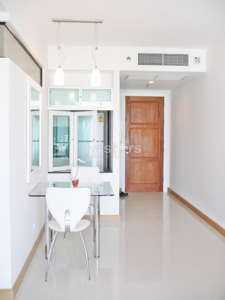 in Bangkok, Asoke area, nice condo, modern style, high floor, nearby BTS & MRT, photo 4