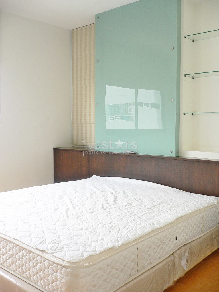 in Bangkok, Asoke area, nice condo, modern style, high floor, nearby BTS & MRT, photo 5