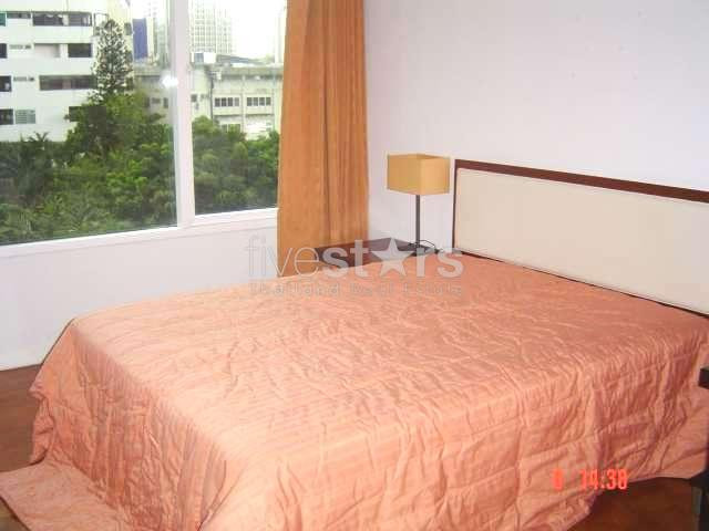 Nice 3 bedrooms condo, modern style, walking distance to BTS Ploenchit
