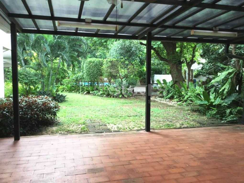 à Bangkok, jolie villa colonial dans une résidence sécurisée quartier Asoke, photo 6