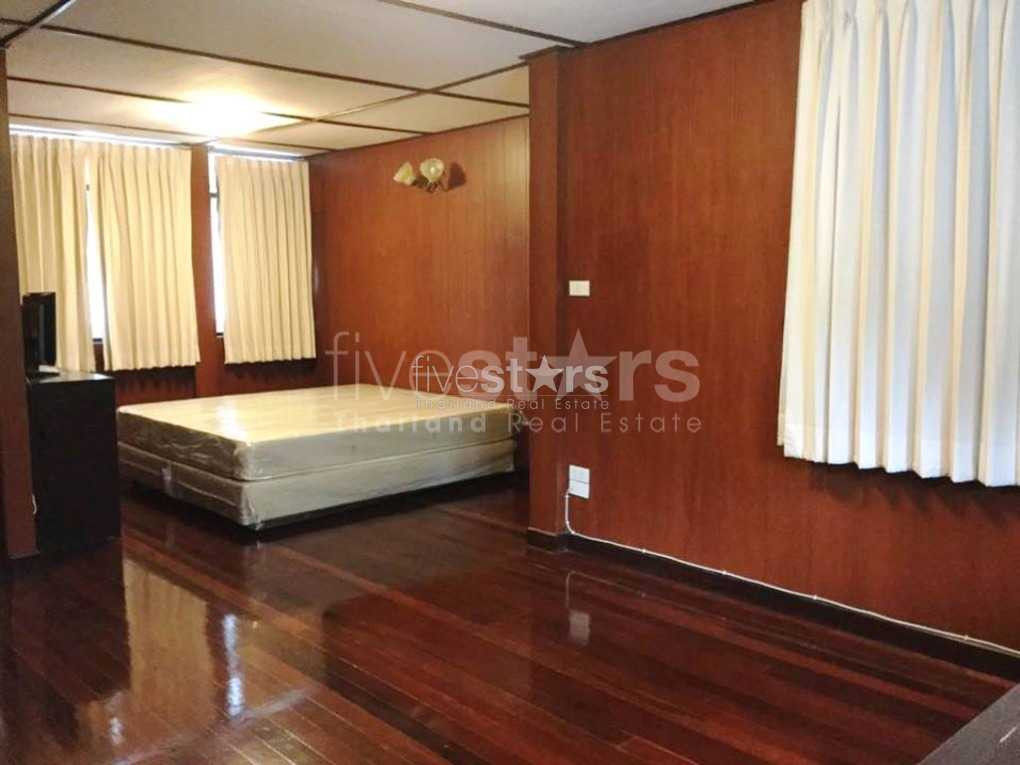 à Bangkok, jolie villa colonial dans une résidence sécurisée quartier Asoke, photo 9