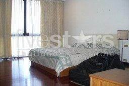 à Bangkok, appartement avec 2 chambres proche du parc Lumpini